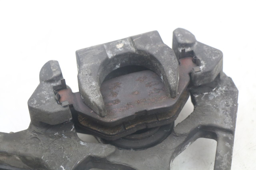 photo de ÉTRIER DE FREIN ARRIÈRE YAMAHA TDM ABS 900 (2002 - 2014) - Points de fixation