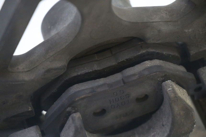 photo de ÉTRIER DE FREIN ARRIÈRE YAMAHA TDM ABS 900 (2002 - 2014) - État de surface