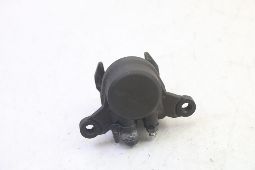 photo de ÉTRIER DE FREIN ARRIÈRE YAMAHA TDM ABS 900 (2002 - 2014) - Autre angle de vue