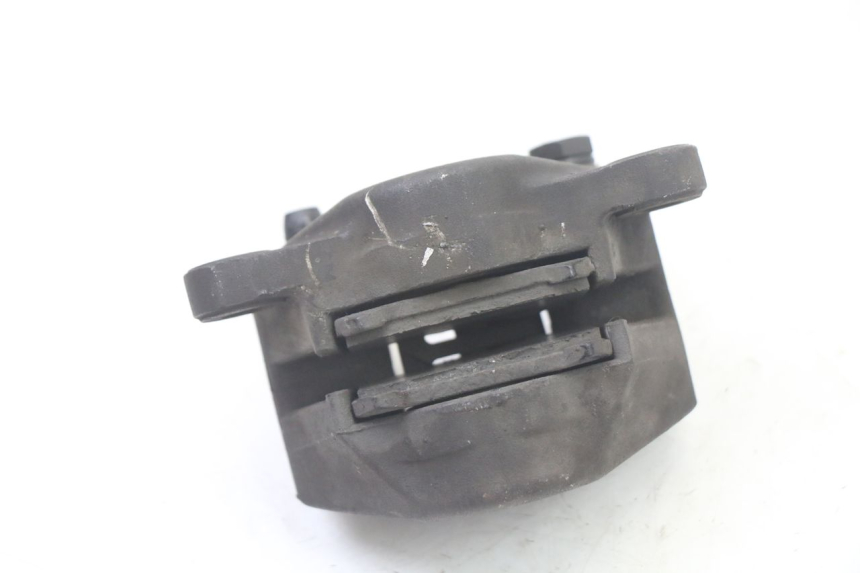 photo de ÉTRIER DE FREIN ARRIÈRE SUZUKI UH BURGMAN 125 (2002 - 2006) - Gros plan technique