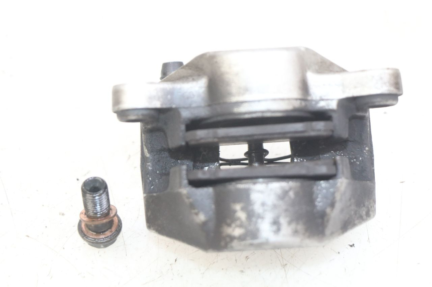 photo de ÉTRIER DE FREIN ARRIÈRE YAMAHA XMAX X-MAX 125 (2006 - 2009) - Zoom état d’usage