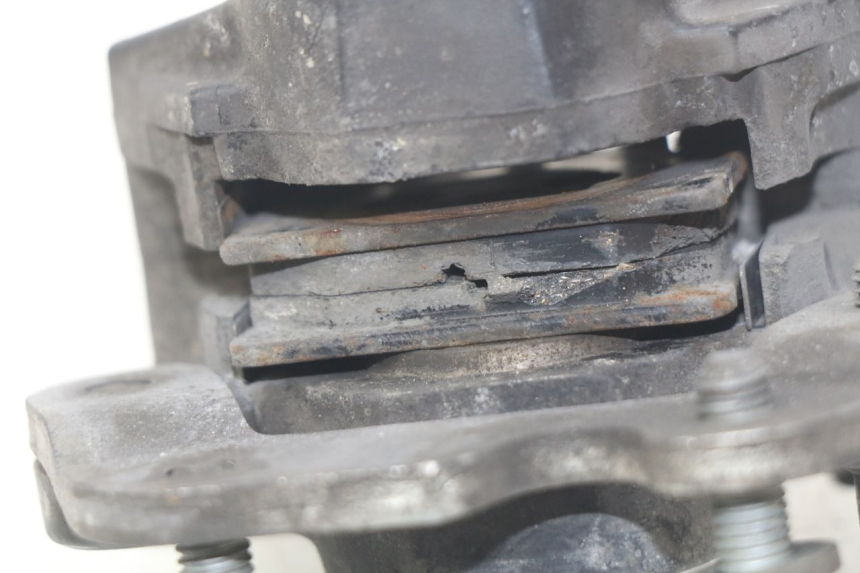 photo de ÉTRIER DE FREIN ARRIÈRE PIAGGIO X9 EVOLUTION 250 (2003 - 2007) - Zoom état d’usage