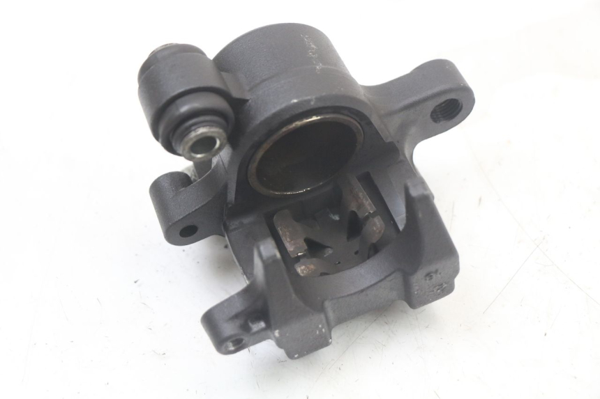 photo de ETRIER FREIN ARRIERE YAMAHA FZ1 FAZER 1000 (2007 - 2009) - Points de fixation