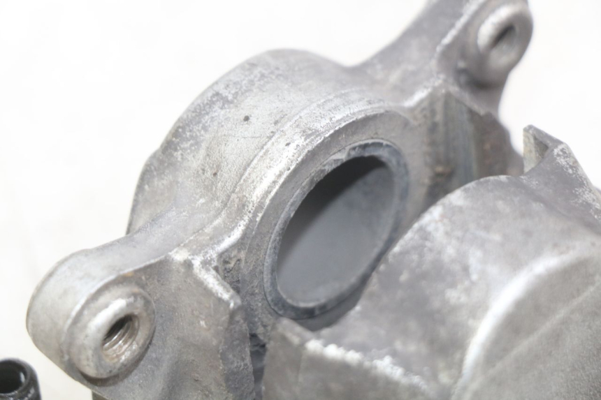 photo de ÉTRIER DE FREIN ARRIÈRE YAMAHA YP MAJESTY 125 (1998 - 2001) - Zoom état d’usage