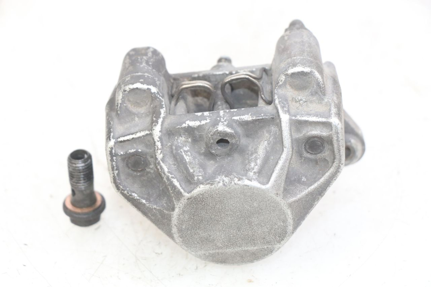 photo de ÉTRIER DE FREIN ARRIÈRE YAMAHA YP MAJESTY 125 (1998 - 2001) - Gros plan technique