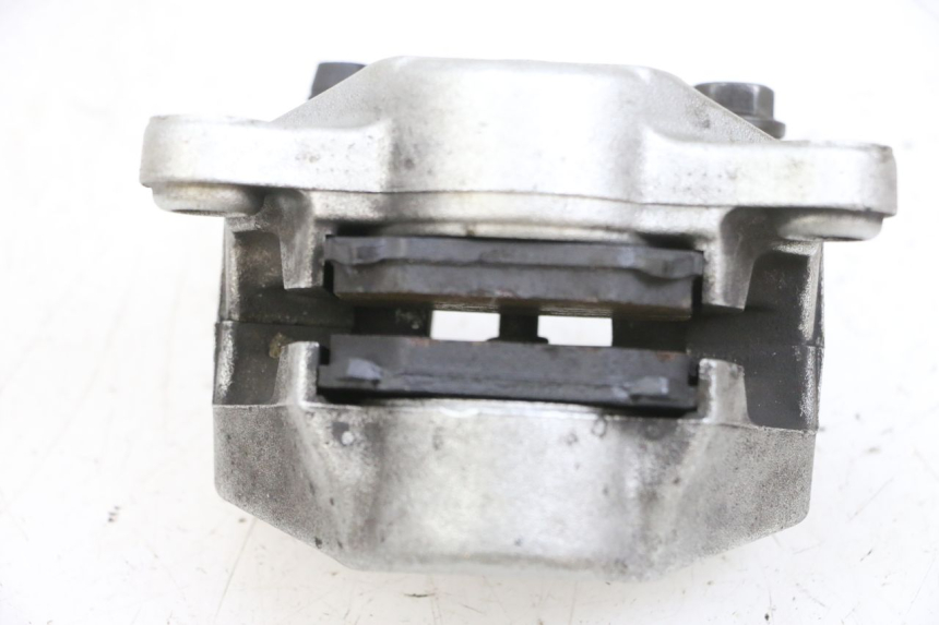 photo de ÉTRIER DE FREIN ARRIÈRE YAMAHA YP MAJESTY 125 (2002 - 2006) - Détail de la pièce