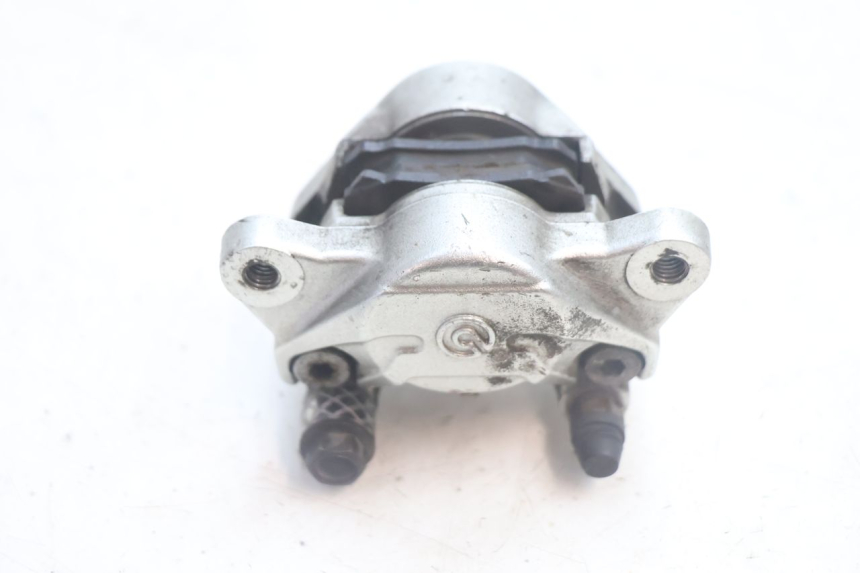 photo de ÉTRIER DE FREIN ARRIÈRE YAMAHA YP MAJESTY 125 (2002 - 2006) - Autre angle de vue