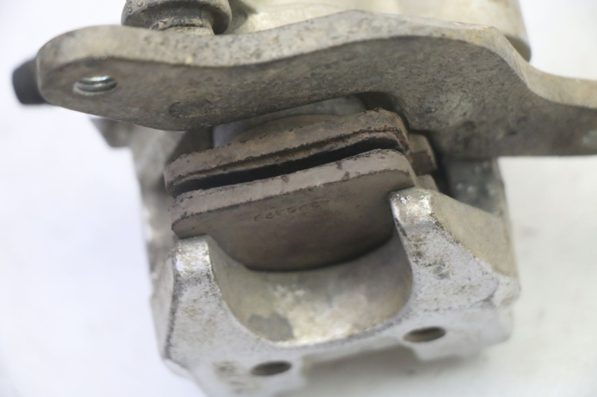 photo de ETRIER FREIN ARRIERE YAMAHA YZ 85 (2022 - 2025) - Points de fixation