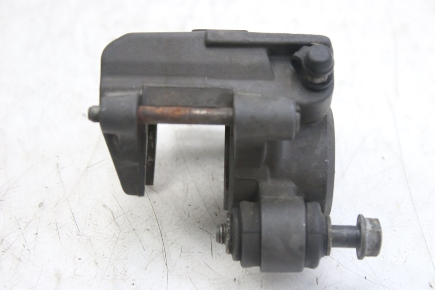 photo de ÉTRIER DE FREIN ARRIÈRE YAMAHA YZF R1 1000 (2007 - 2008) - Gros plan technique