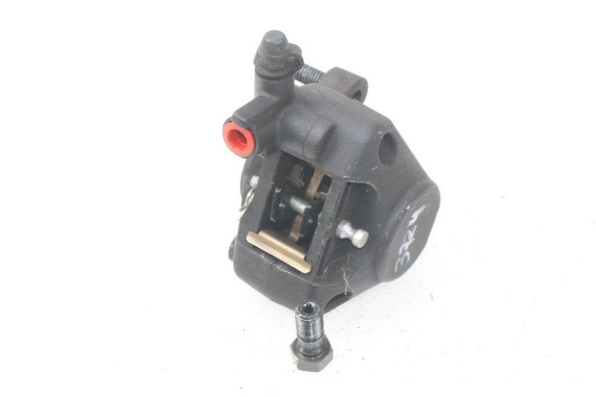 photo de ÉTRIER DE FREIN AVANT YAMAHA AEROX NAKED 2T 50 (2013 - 2017) - Gros plan technique