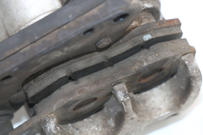 photo de ÉTRIER DE FREIN AVANT KYMCO AGILITY 4T 50 (2005 - 2018) - Points de fixation