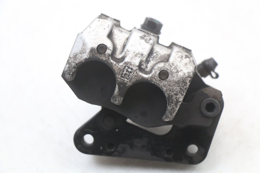 photo de ÉTRIER DE FREIN AVANT KYMCO AGILITY 4T 50 (2005 - 2018) - Gros plan technique