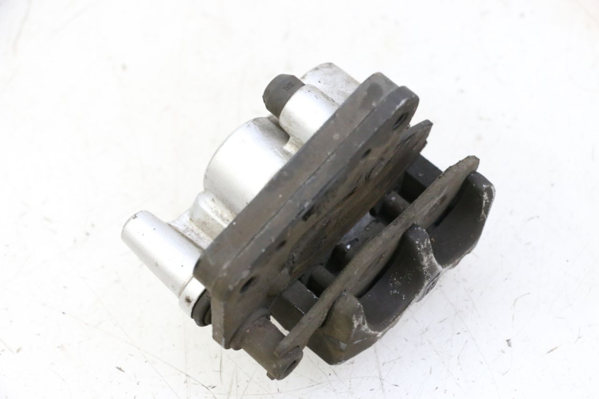 photo de ÉTRIER DE FREIN AVANT KYMCO AGILITY 4T 50 (2018 - 2022) - Détail de la pièce