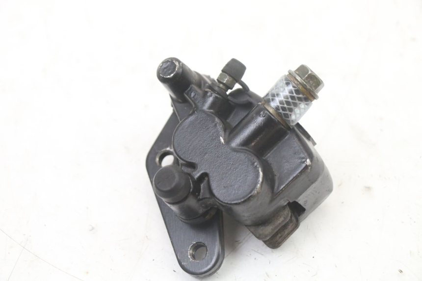 photo de ÉTRIER DE FREIN AVANT APOLLO RFZ 125 - Détail de la pièce