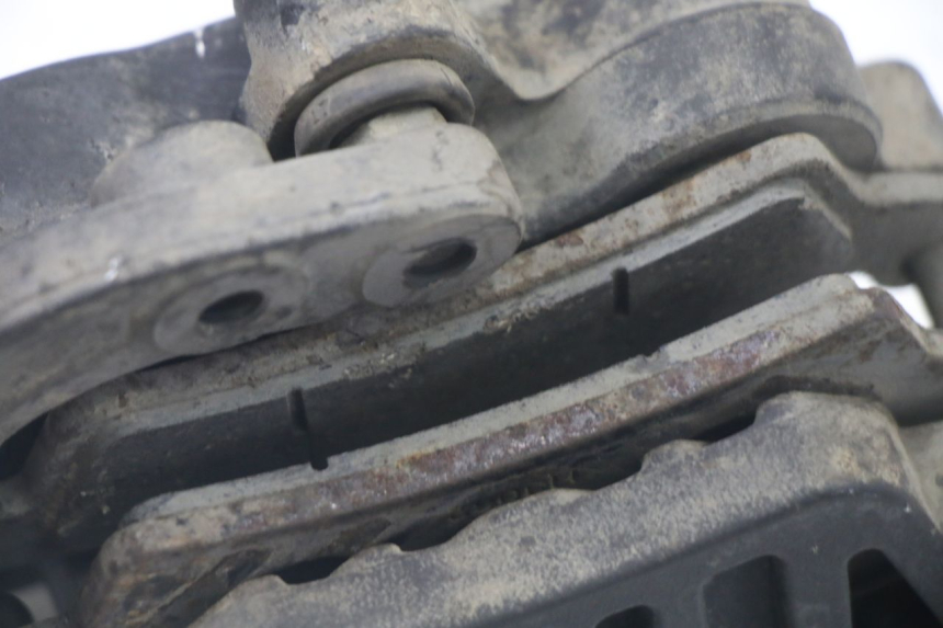 photo de ÉTRIER DE FREIN AVANT APRILIA ATLANTIC 125 (2003 - 2009) - État de surface