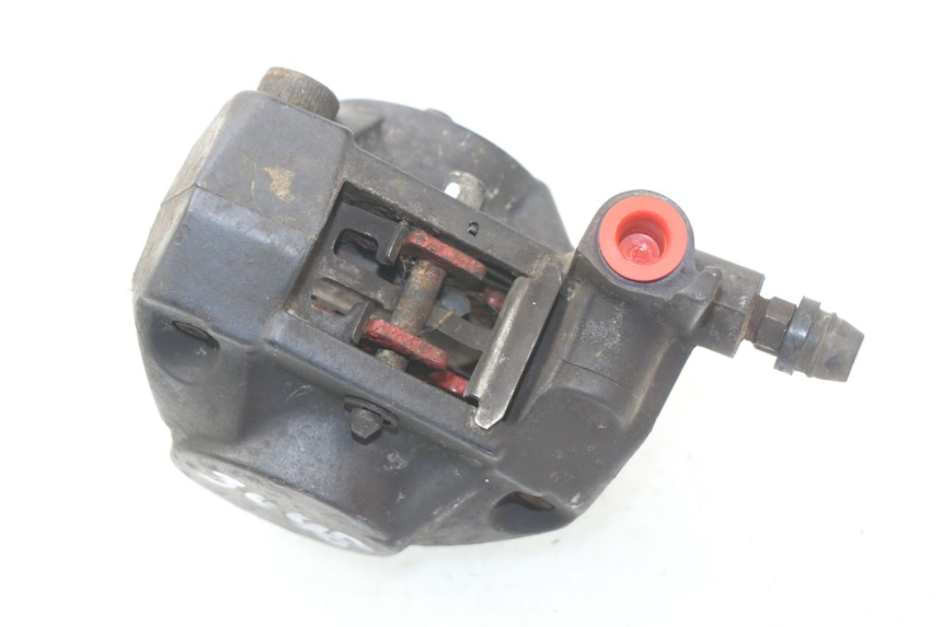 photo de ÉTRIER DE FREIN AVANT MBK BOOSTER SPIRIT 50 (2004 - 2017) - Gros plan technique