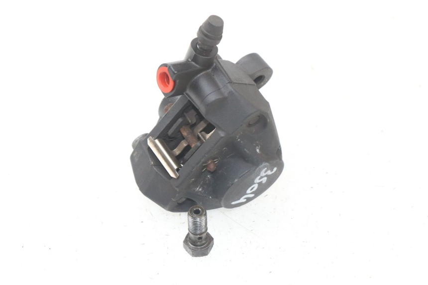 photo de ÉTRIER DE FREIN AVANT MBK BOOSTER SPIRIT 50 (2004 - 2017) - Gros plan technique