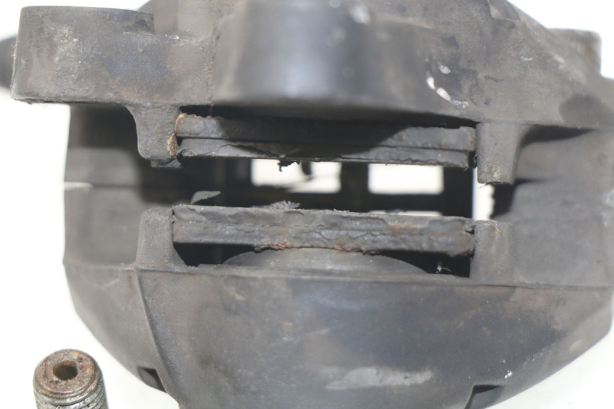 photo de ÉTRIER DE FREIN AVANT YAMAHA BW'S 50 (2004 - 2017) - Détail de la pièce