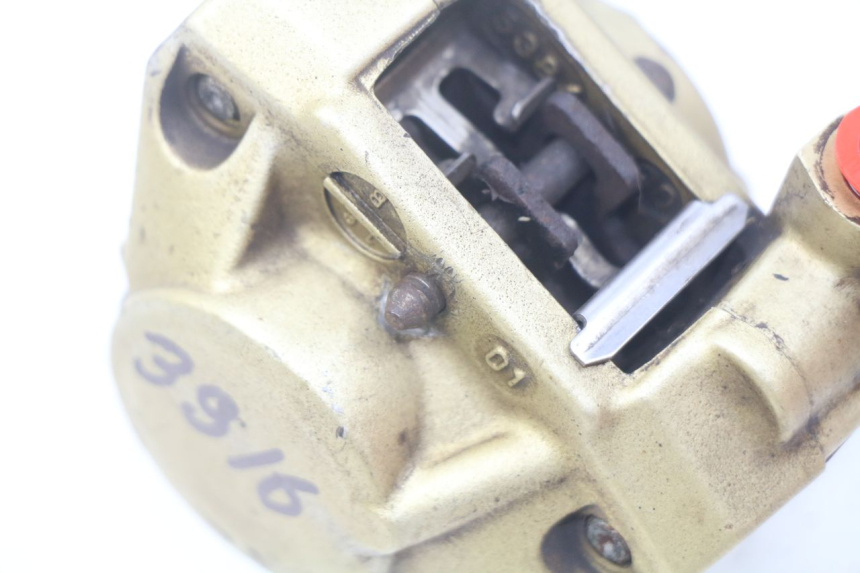 photo de ÉTRIER DE FREIN AVANT YAMAHA BW'S 50 (1999 - 2003) - Détail de la pièce