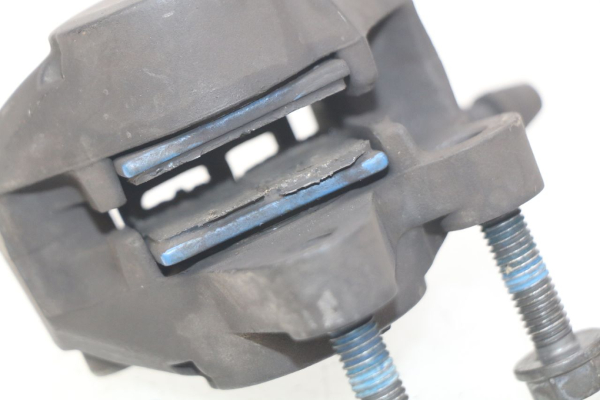 photo de ÉTRIER DE FREIN AVANT YAMAHA BW'S 50 (2004 - 2017) - Détail de la pièce