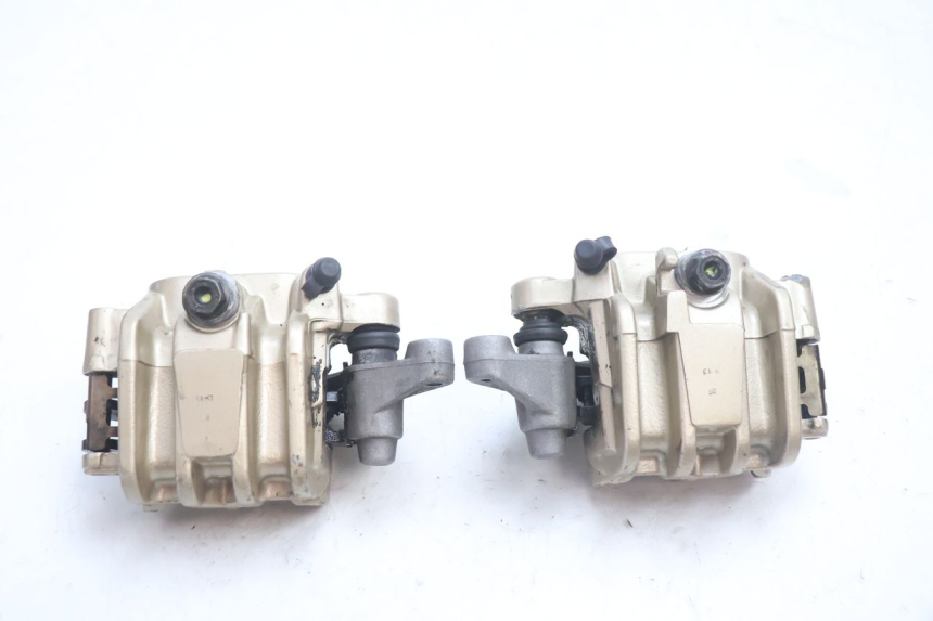 photo de ETRIER FREIN AVANT HONDA CB F HORNET 600 (2005 - 2006) - Gros plan technique