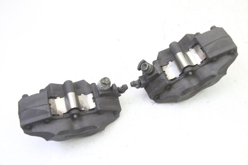 photo de ETRIER FREIN AVANT HONDA CBR RR FIREBLADE 900 (1992 - 1994) - Autre angle de vue