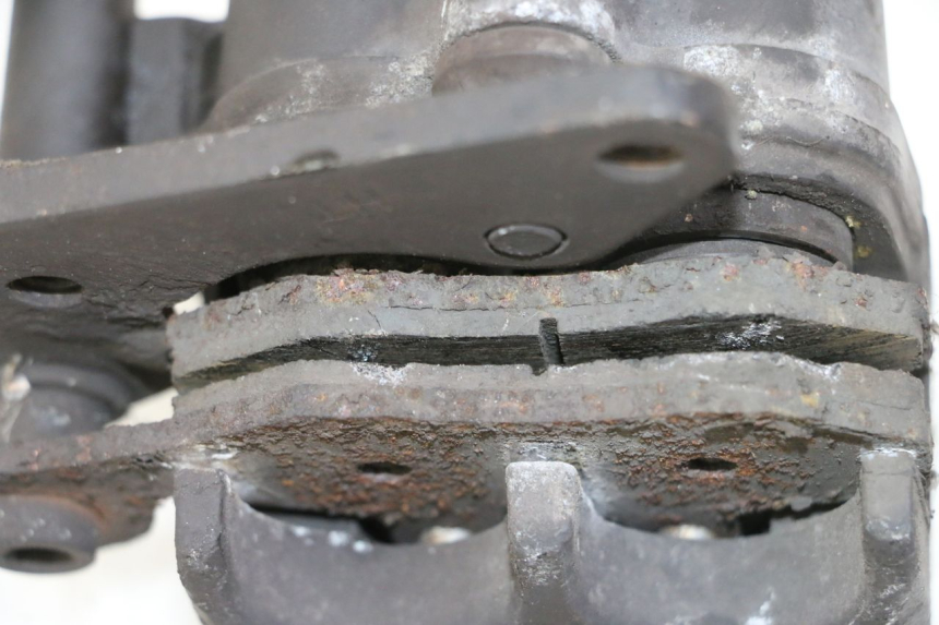 photo de ÉTRIER DE FREIN AVANT PEUGEOT CITYSTAR 50 (2013 - 2017) - Autre angle de vue