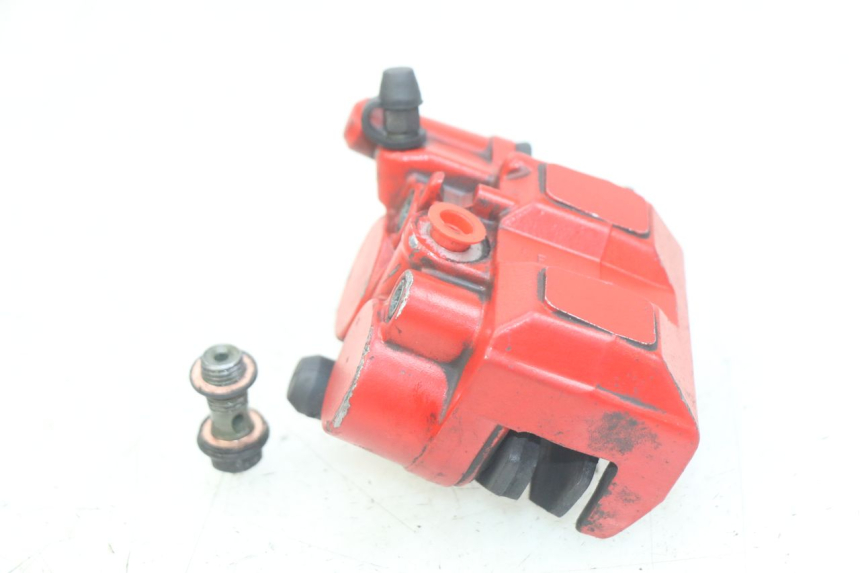 photo de ÉTRIER DE FREIN AVANT SYM CROX 4T 50 (2016 - 2023) - Gros plan technique