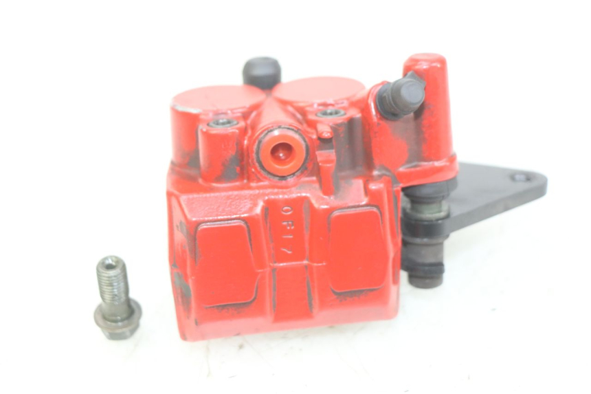 photo de ÉTRIER DE FREIN AVANT SYM CROX 4T 50 (2016 - 2023) - Gros plan technique