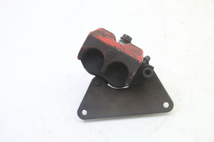 photo de ÉTRIER DE FREIN AVANT SYM CROX 4T 50 (2016 - 2023) - Gros plan technique