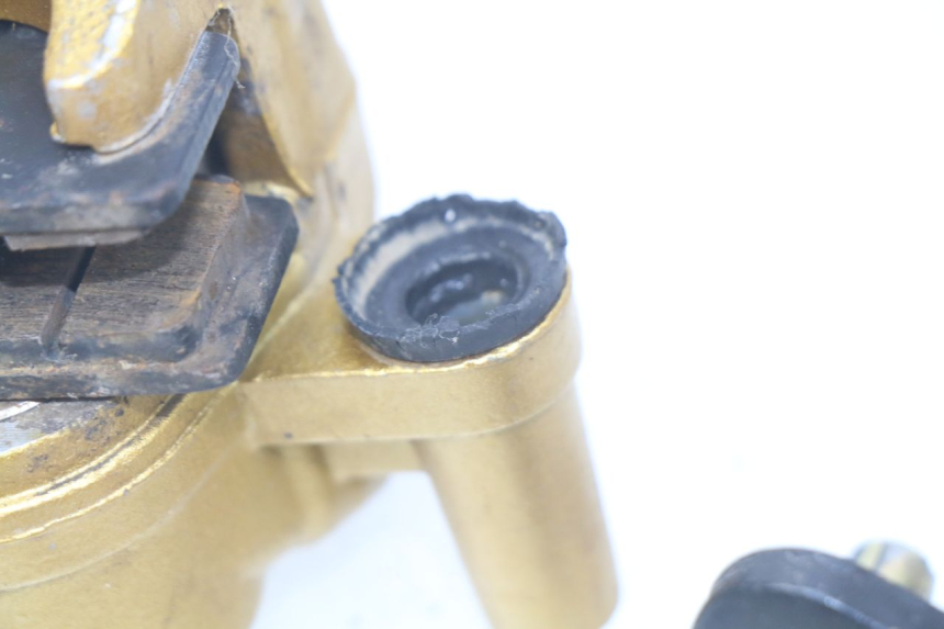 photo de ÉTRIER DE FREIN AVANT CCR DIRT BIKE 125 - Gros plan technique