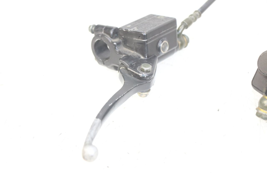 photo de ÉTRIER DE FREIN AVANT APOLLO DIRT BIKE 125 (2010 - 2018) - Gros plan technique