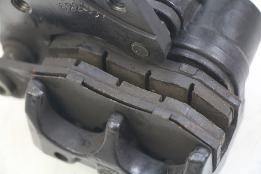 photo de ÉTRIER DE FREIN AVANT PEUGEOT E-VIVACITY 1 (2012 - 2018) - Zoom état d’usage