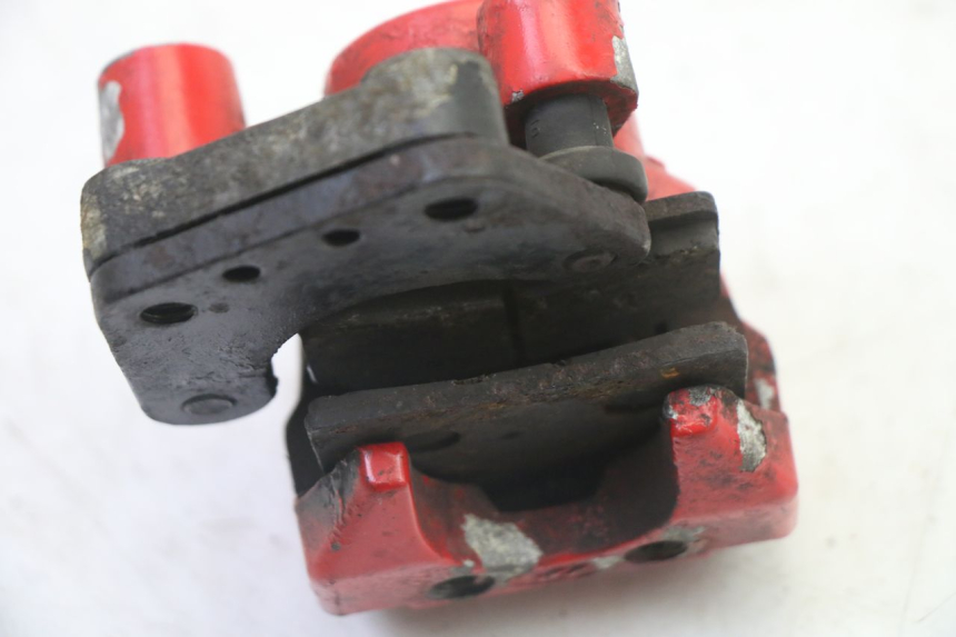 photo de ETRIER FREIN AVANT KEEWAY F-ACT FACT 50 (2006 - 2011) - Points de fixation