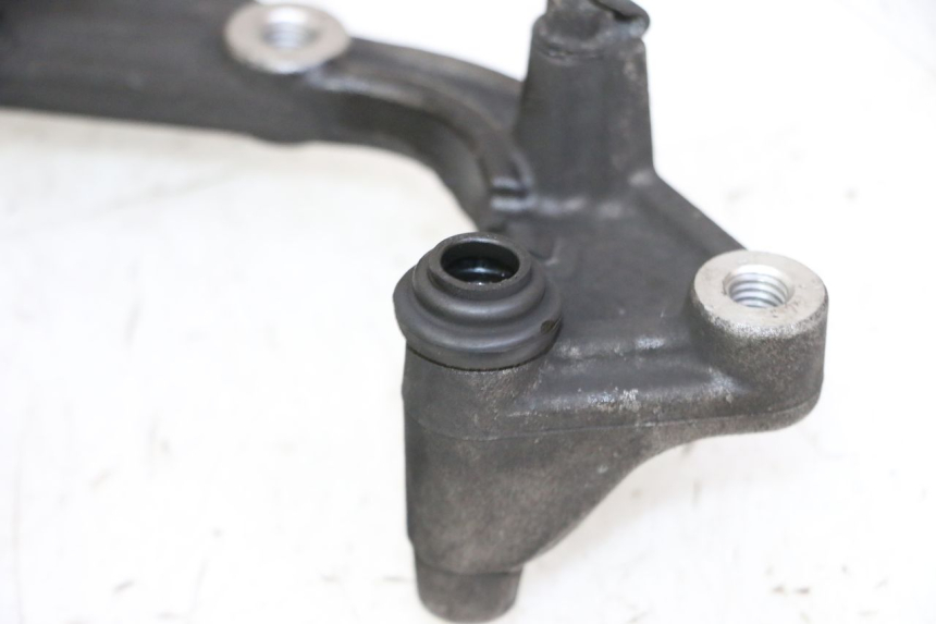 photo de ÉTRIER DE FREIN AVANT HONDA FES S-WING SWING ABS 125 (2007 - 2015) - Détail de la pièce