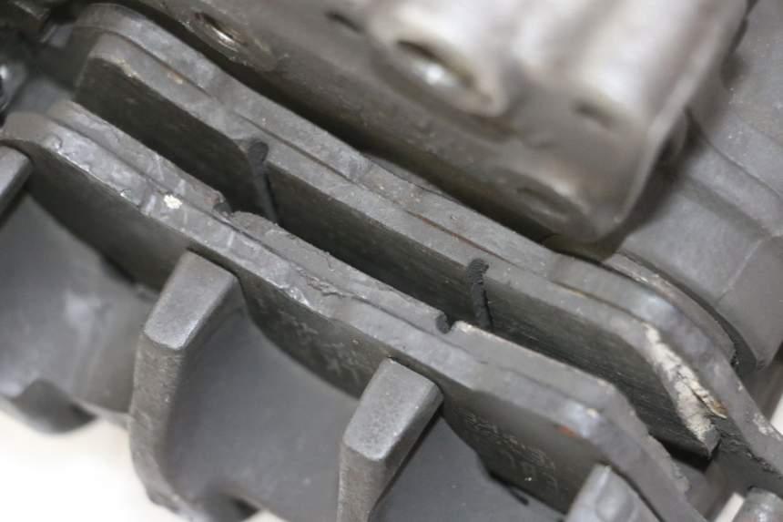 photo de ÉTRIER DE FREIN AVANT HONDA FES S-WING SWING ABS 125 (2007 - 2015) - Autre angle de vue