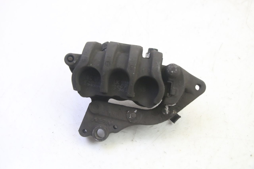 photo de ÉTRIER DE FREIN AVANT HONDA FES S-WING SWING ABS 125 (2007 - 2015) - Gros plan technique