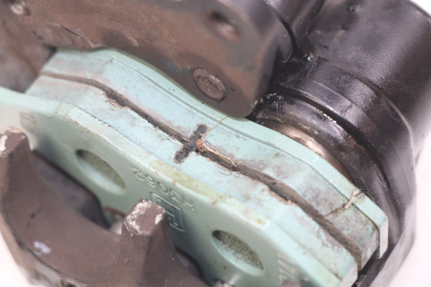 photo de ÉTRIER DE FREIN AVANT PIAGGIO FLY 100 (2006 - 2010) - Zoom état d’usage