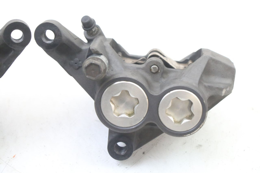 photo de ETRIER FREIN AVANT YAMAHA FZ6 FAZER S2 600 (2007 - 2011) - Zoom état d’usage