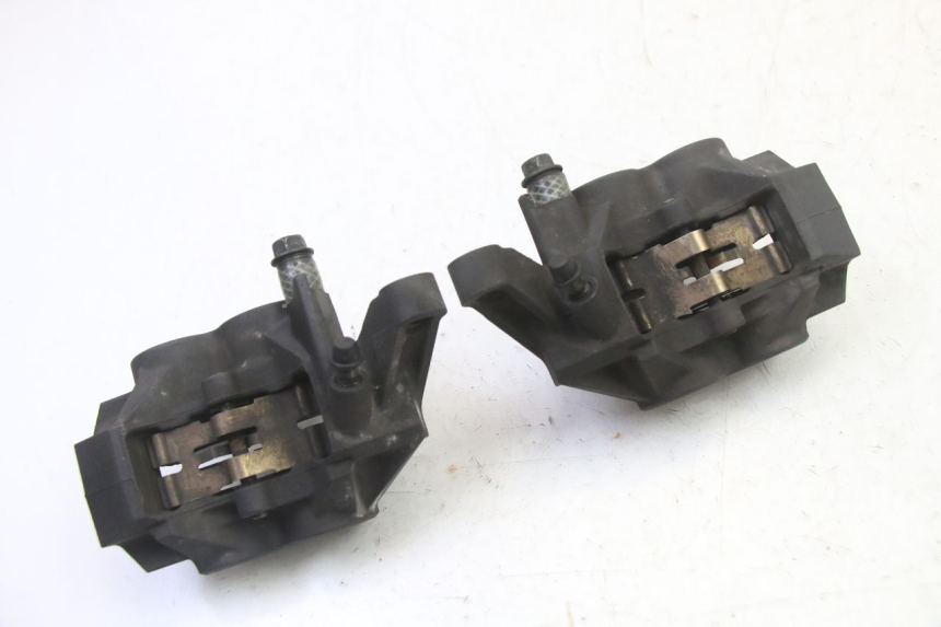 photo de ETRIER FREIN AVANT YAMAHA FZ6 FAZER S2 600 (2007 - 2011) - Gros plan technique