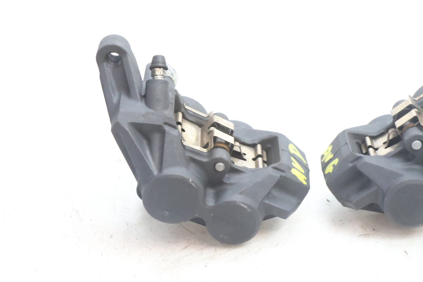 photo de ETRIER FREIN AVANT YAMAHA FZ8 800 (2010 - 2016) - État de surface
