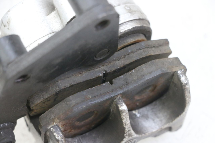 photo de ETRIER FREIN AVANT GOES WIKI 125 (2010 - 2015) - Autre angle de vue