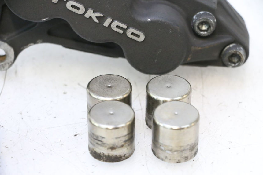 photo de ETRIER FREIN AVANT SUZUKI GSF N BANDIT 1200 (2001 - 2005) - Zoom composants