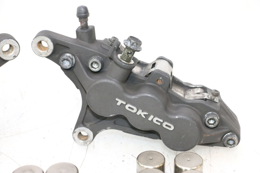photo de ETRIER FREIN AVANT SUZUKI GSF N BANDIT 1200 (2001 - 2005) - Focus structure