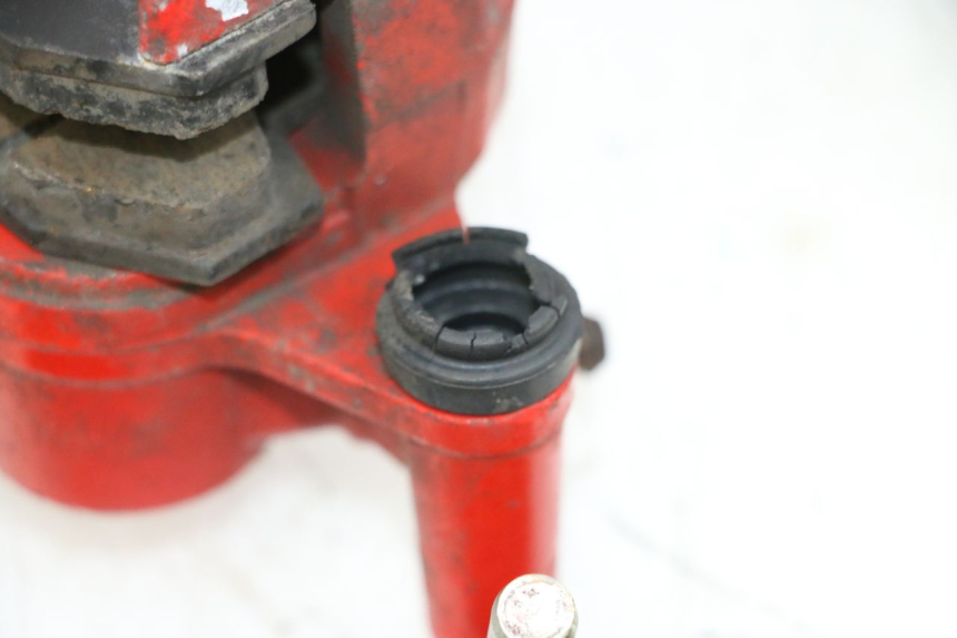 photo de ETRIER FREIN AVANT JM MOTORS GTS 125 (2015 - 2019) - Zoom état d’usage