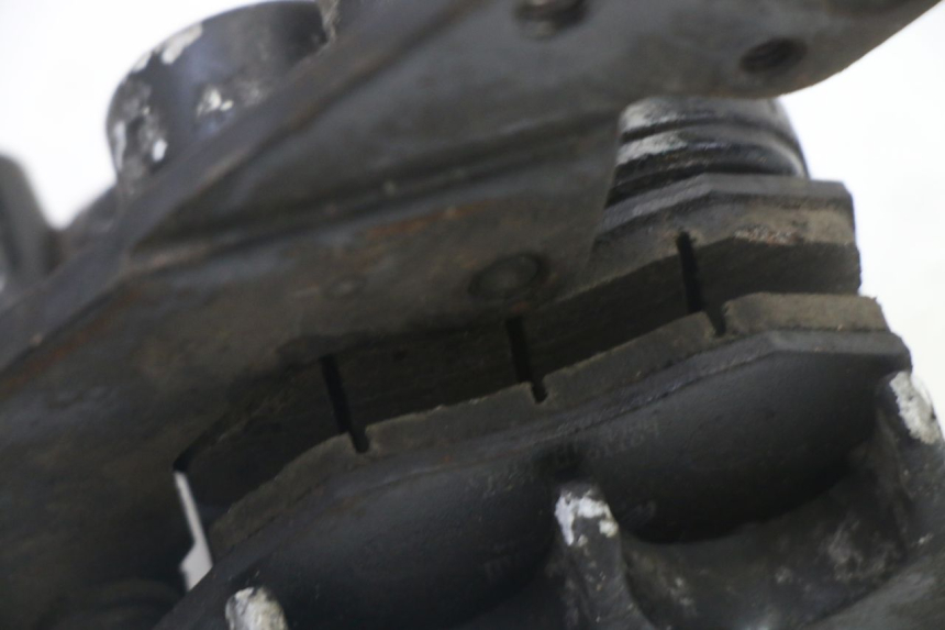 photo de ÉTRIER DE FREIN AVANT SYM JET 14 4T 50 (2018 - 2022) - Points de fixation