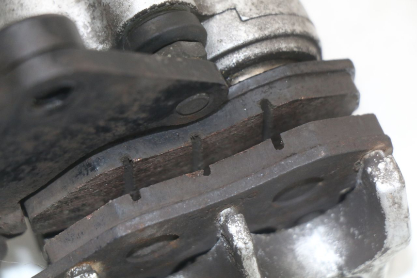 photo de ETRIER FREIN AVANT JINLUN JL HIGHLANDER 125 (2007 - 2015) - Points de fixation