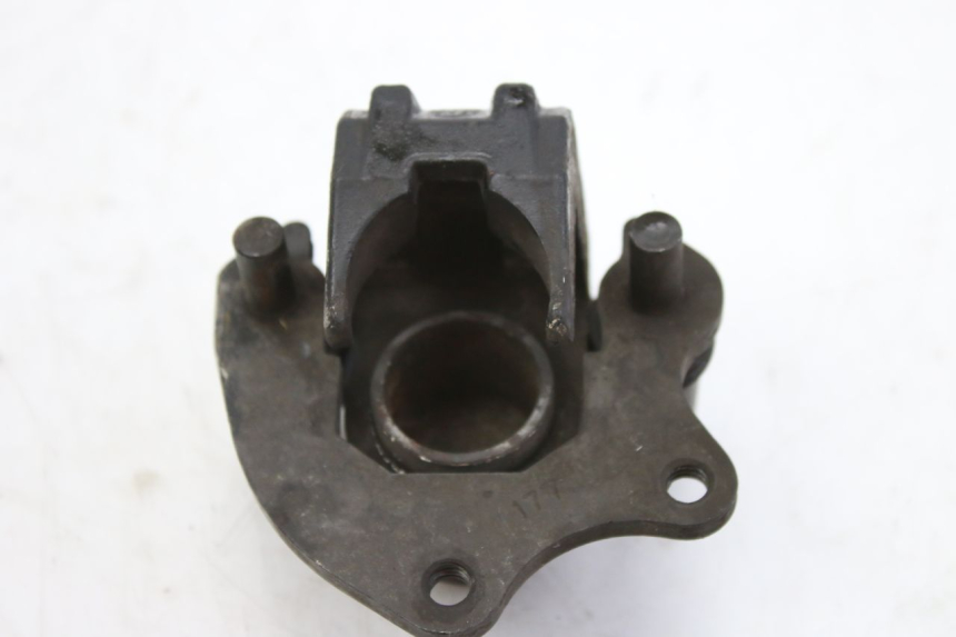 photo de ÉTRIER DE FREIN AVANT PEUGEOT KISBEE 4T 50 (2018 - 2022) - Gros plan technique