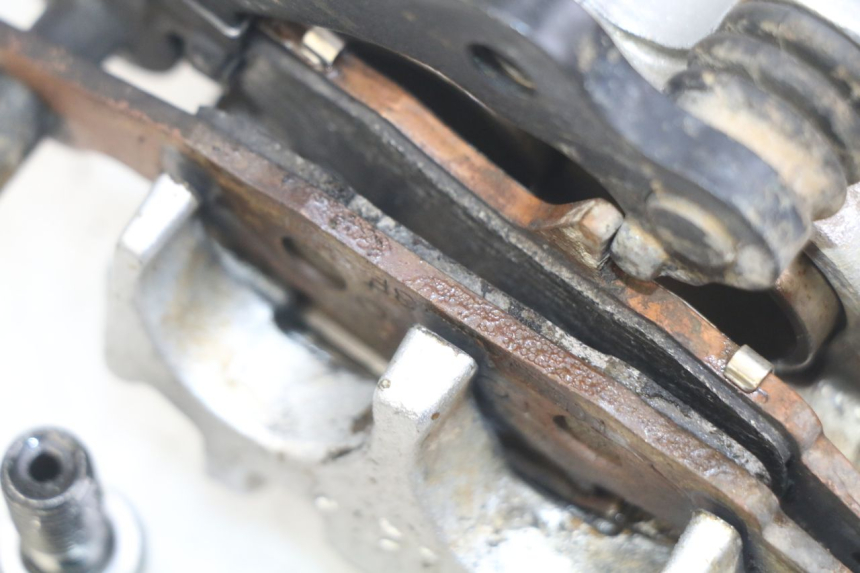 photo de ÉTRIER DE FREIN AVANT KAWASAKI KX 85 (2001 - 2013) - Zoom état d’usage