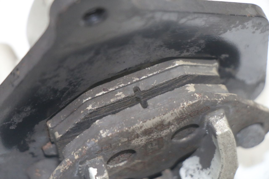 photo de ÉTRIER DE FREIN AVANT KYMCO PEOPLE S 125 (2000 - 2008) - État de surface